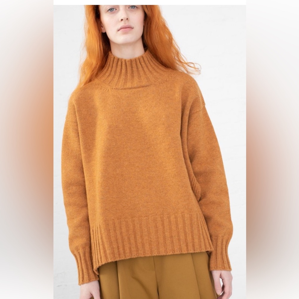 Studio Nicholson seeater in small